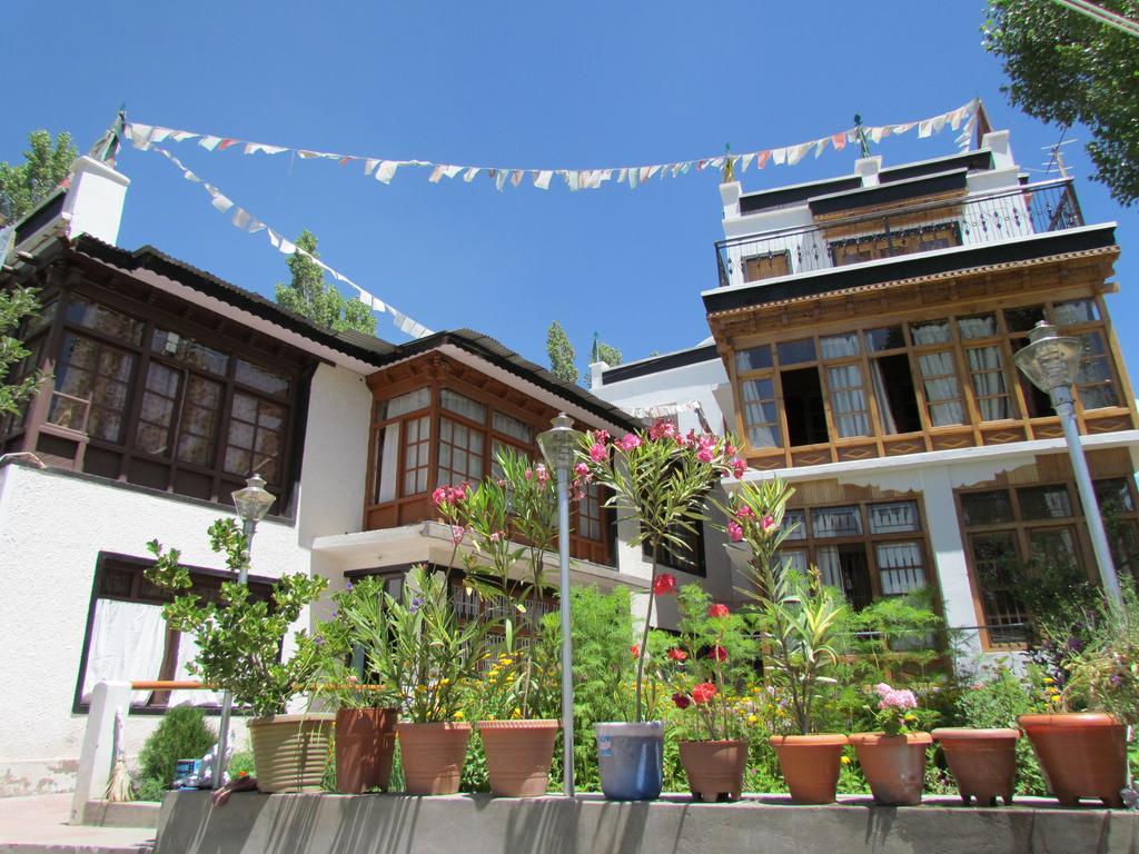 Ashoka Ladakh Hotel Leh Exterior photo