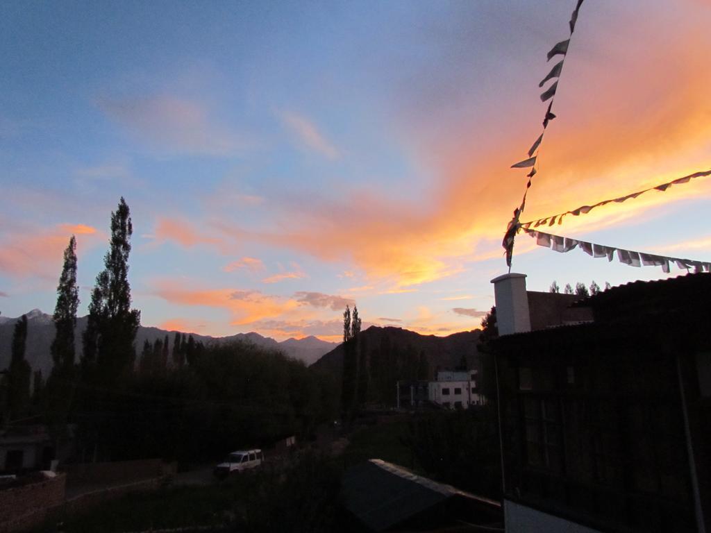 Ashoka Ladakh Hotel Leh Exterior photo